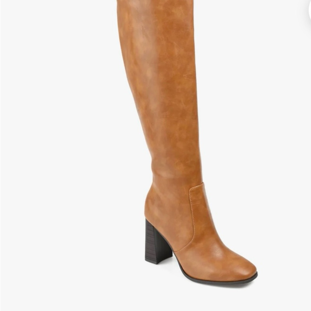 NWOB Journee Collection Womens Extra Wide Boots size 9.5 original price $118